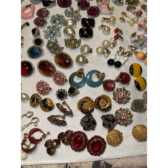 HUGE Lot Vintage Clip On Screw back Rhinestone Crystal Pearl Earrings 150 Pairs - Picture 7 of 16